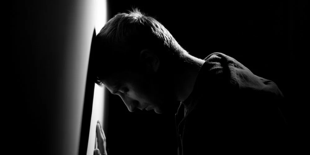 What do you do with a depressed and suicidal friend? What do you say to them over the phone to stop them?